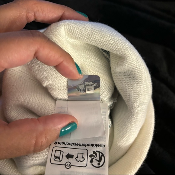 NWT The North Face Retro Logo Beanie - Picture 6 of 8